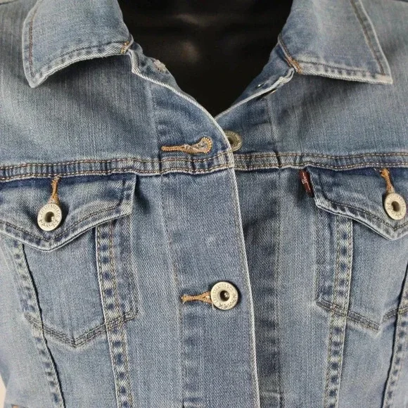 Women's Levi Strauss Jean Jacket - Picture 2 of 4